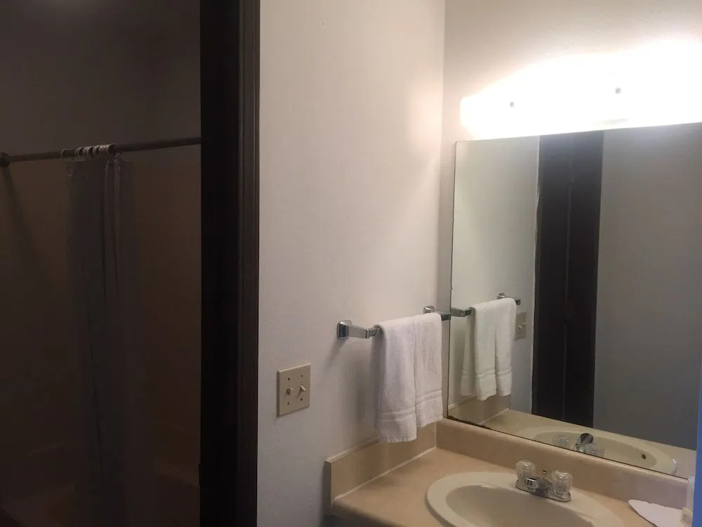 Midway Budget Inn