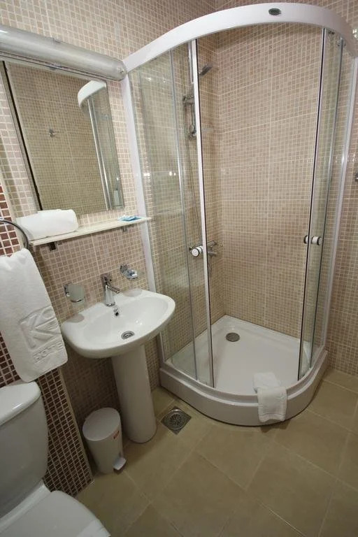Hotel Vir