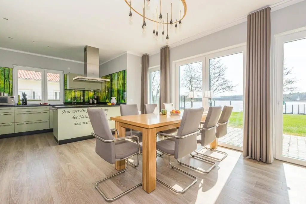 Luxus-See-Domizil mit Sauna, Kamin und Boot-130 qm für 6 Personen