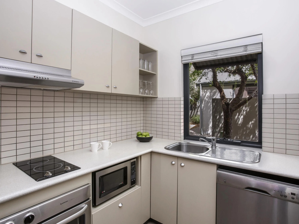 Mantra Geraldton