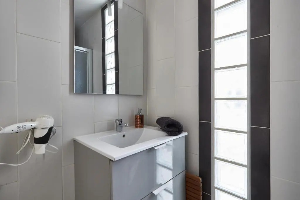 Centre Appt 2 Chambres, Linge, Parking, Wifi