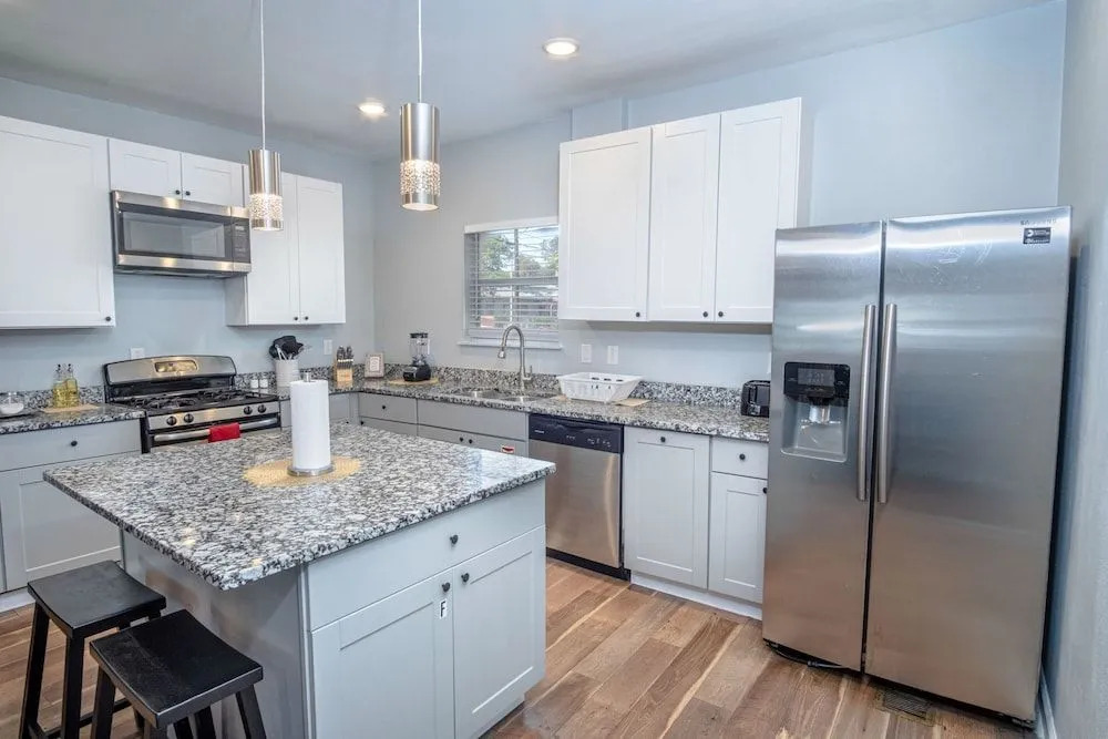 Magnificent Large Home Near Downtown
