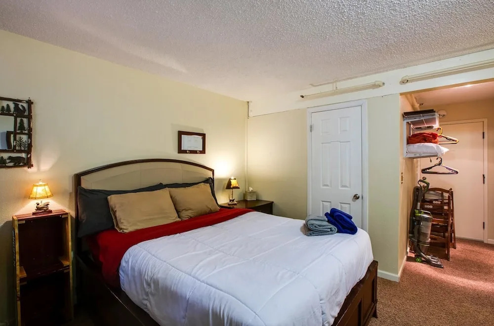 36sll - Convenient - Inexpensive - Kitchenette - Sleeps 6 1 Bedroom Condo