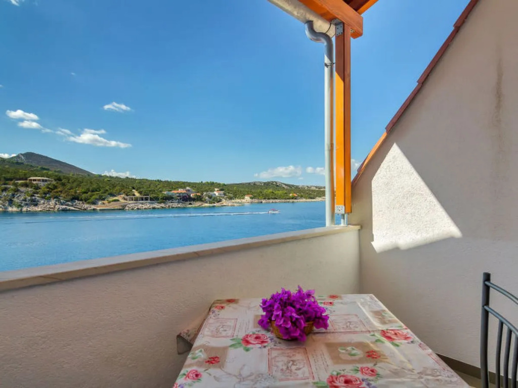 Apartment Cico Hvar/Pokrivenik 31926