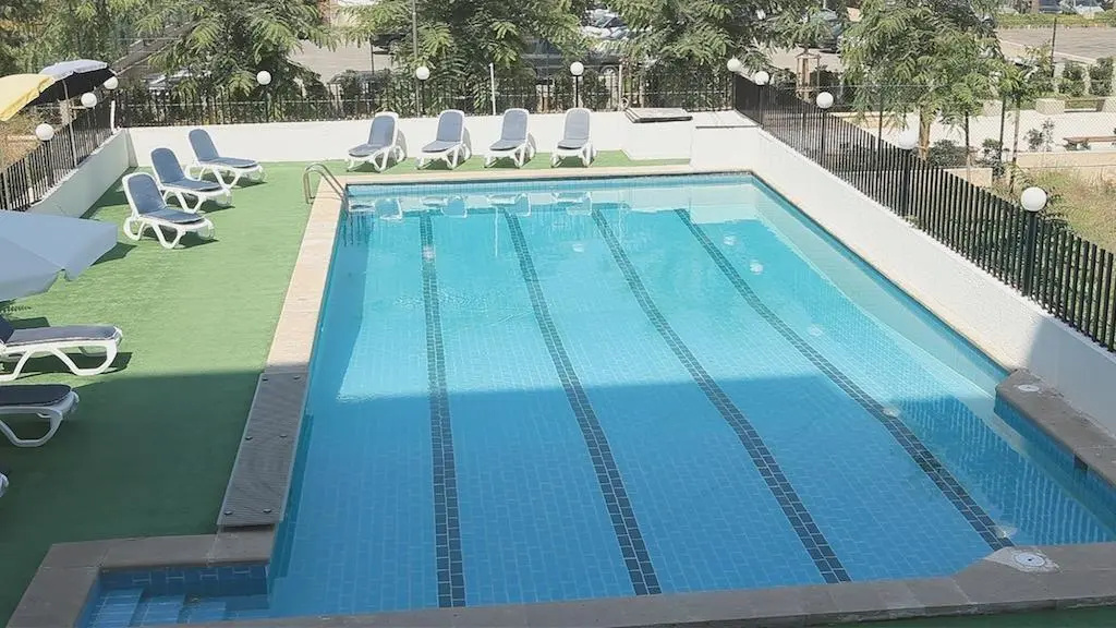Queens Land Hotel