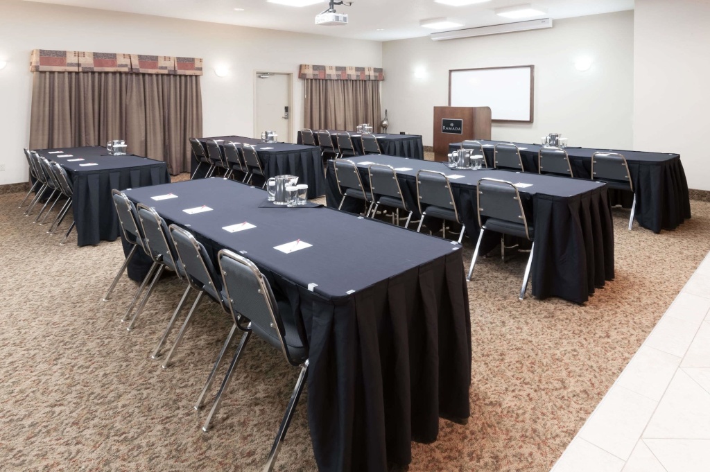 Canalta Hotel High River