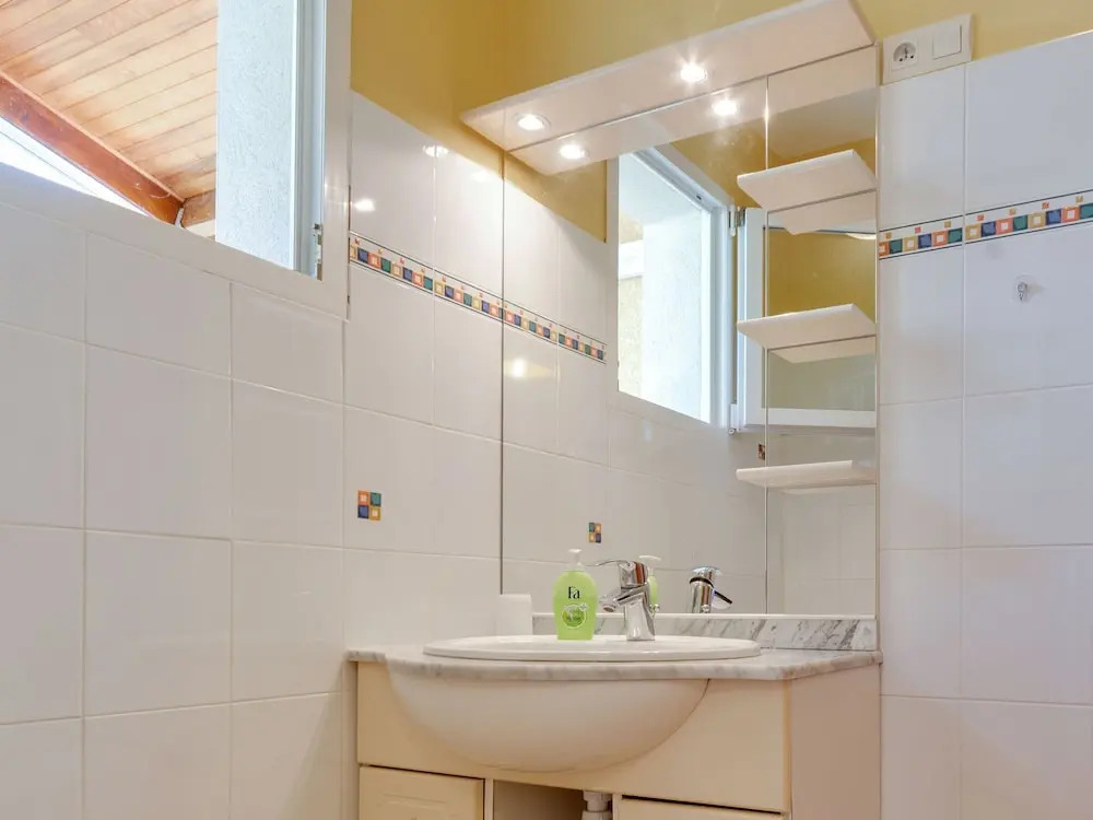 Cozy Holiday Home in Vagnas with Swimming Pool
