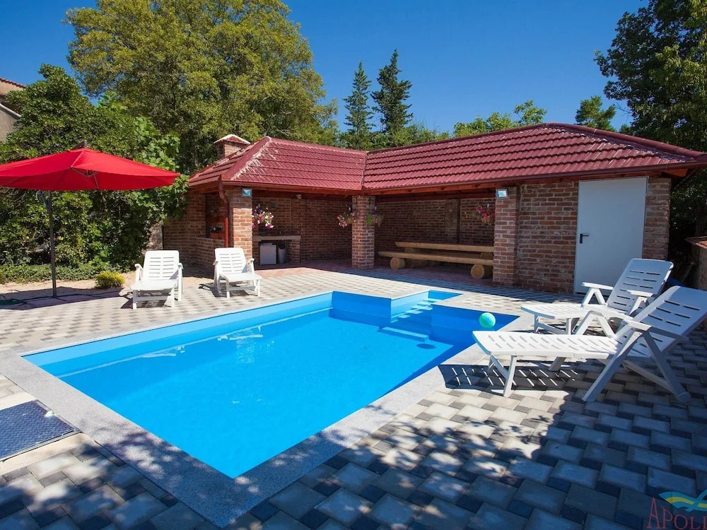 Apartment With Terrace, Sea View, Pool & Outdoor Kitchen