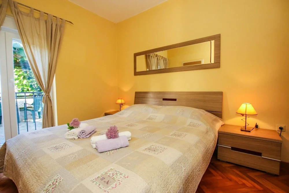 Apartments Loredana / Three Bedrooms A1