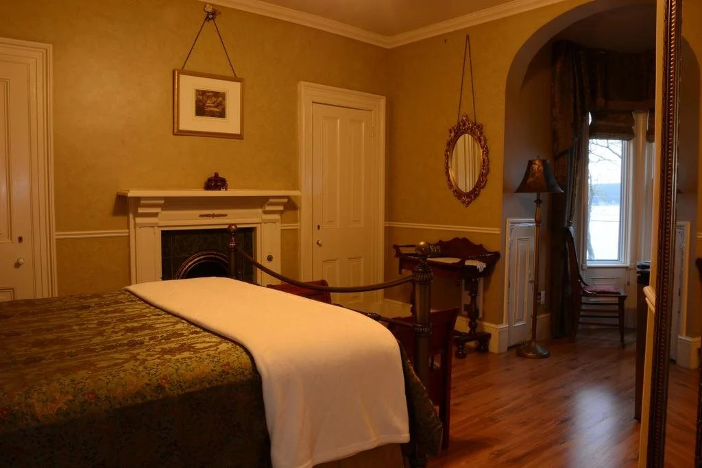 Rose Manor Inn B & B