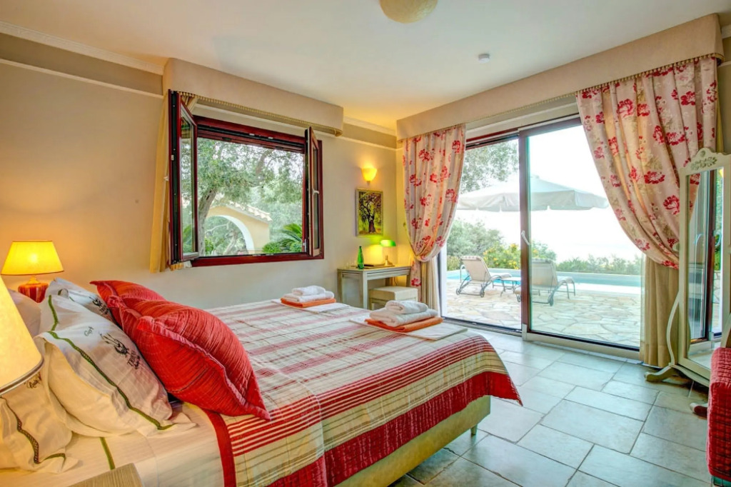 Theodora Villa - 2 BR Tranditional House Close to Gaios Town