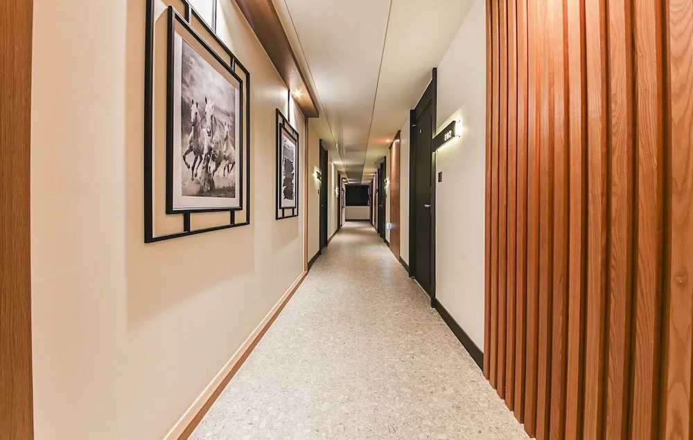 Gray 191 Hotel