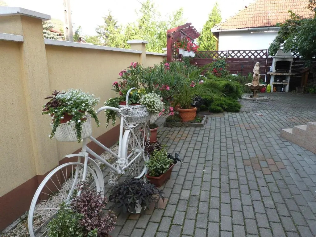 Andi Apartman
