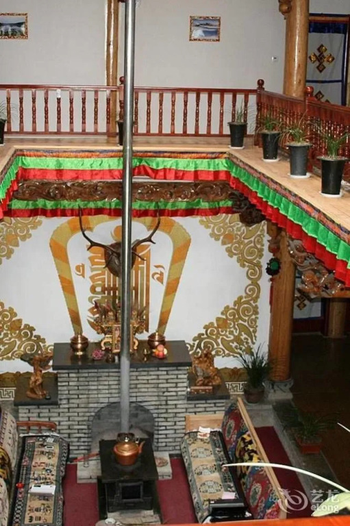 Shangri-la Tibetan Family Inn