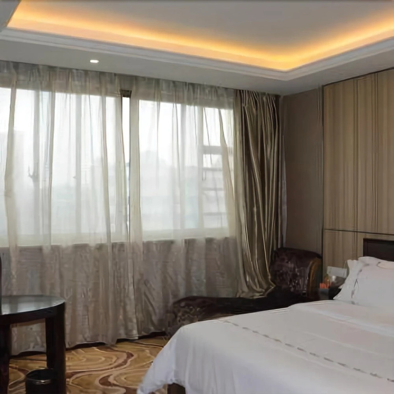 Vking Hotel (Foshan Guangfo Road)