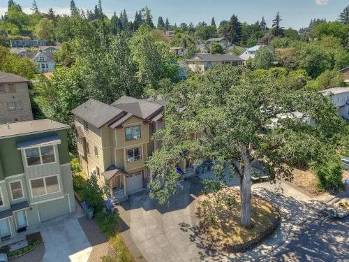 B2-River View-AC-3BR/3.5BA
