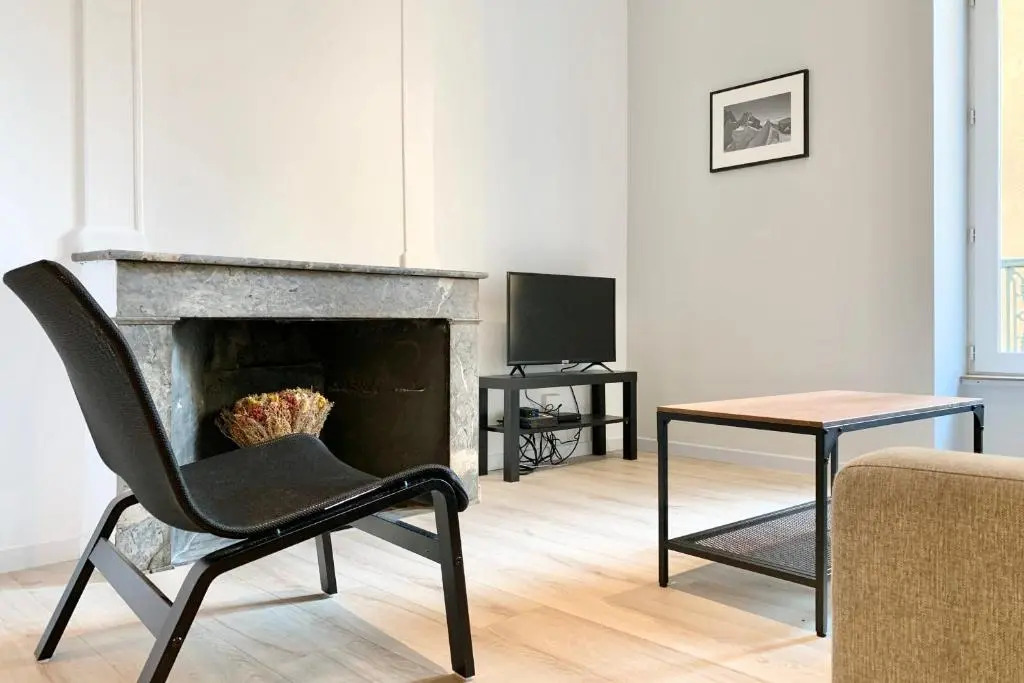 Heart of the city center Spacious T3 totally renovated ! #BC