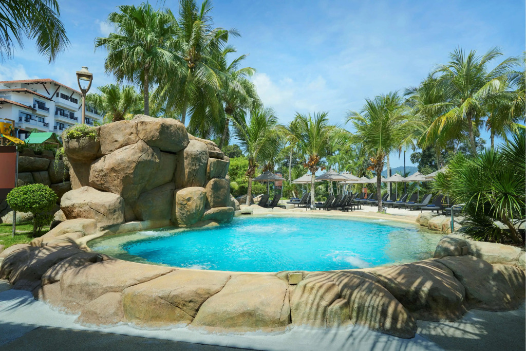 DoubleTree by Hilton Damai Laut