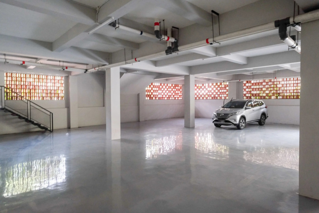 RedDoorz Plus near Solo Square 2