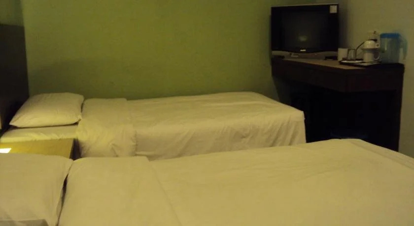 Golden Bay Hotel