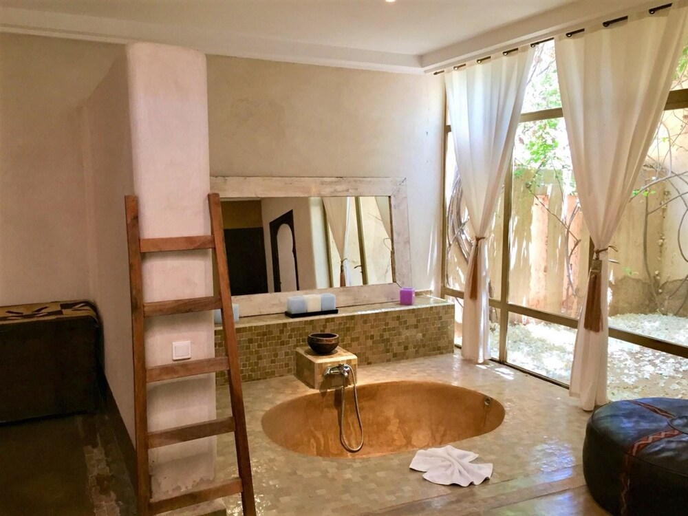 Villa With 10 Bedrooms in Marrakech, With Private Pool, Enclosed Garden and Wifi