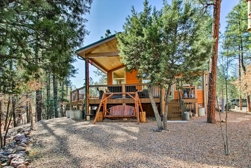 Near Hiking Cabin with Deck and Grill in Show Low