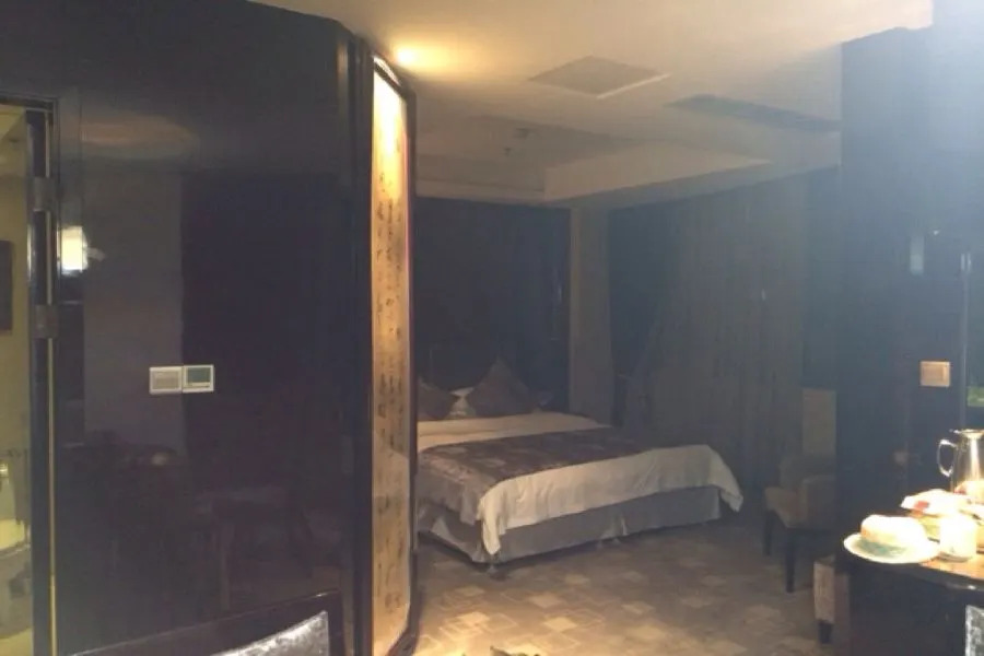 Fengjie Hotel