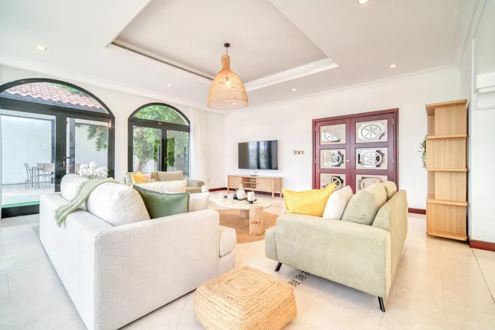 Exclusive 6BR Palm Villa w Private Pool and Beach