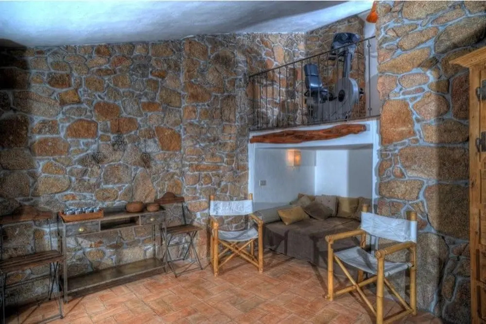 House With 4 Bedrooms in Punta Molara, With Wonderful sea View and Enclosed Garden Near the Beach