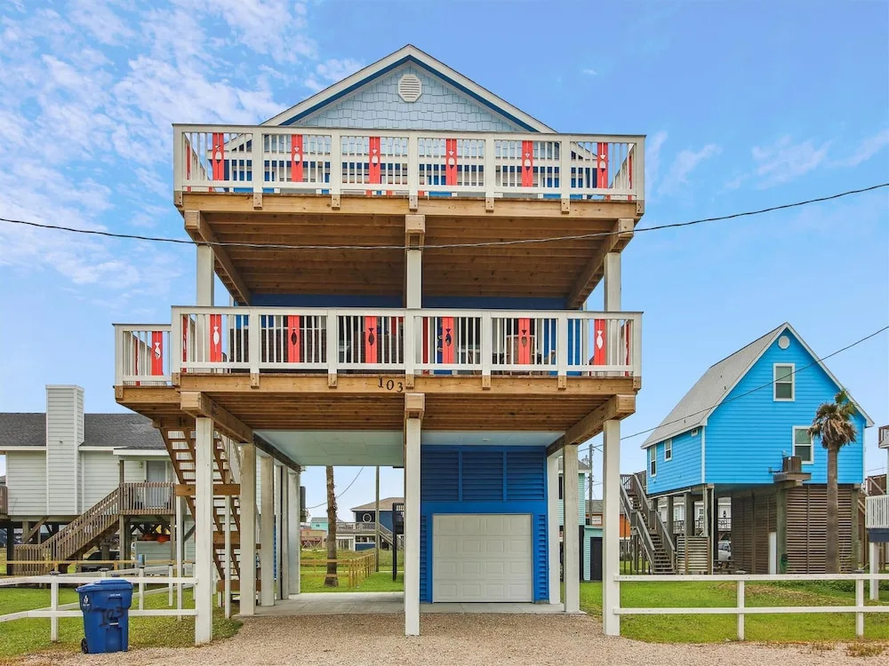 Birds of Paradise by Ryson Vacation Rentals
