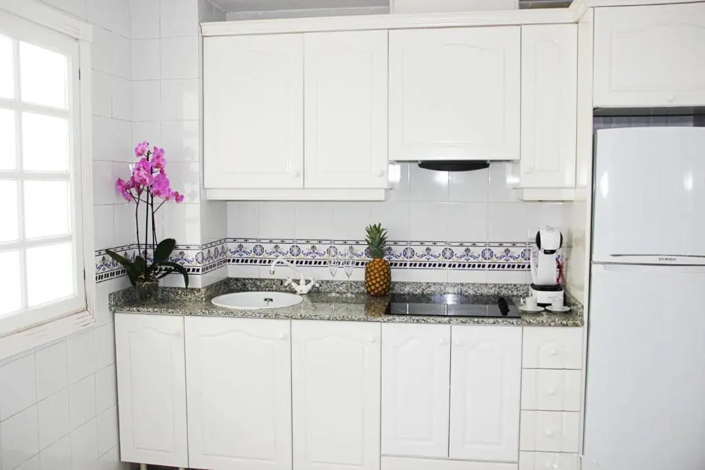 La Playa Blanca 4, Duquesa, Beach, Sea View, Pool, WiFi