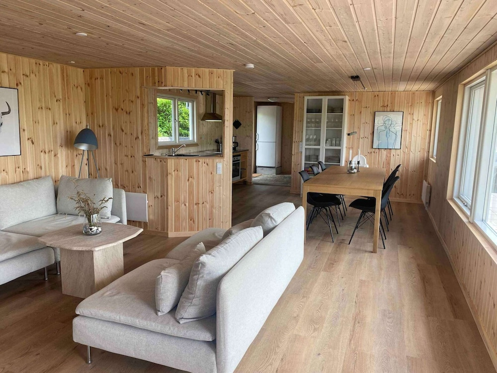 4 Star Holiday Home in Ronde