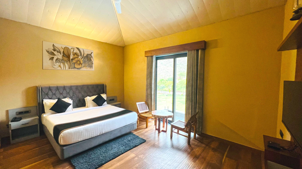 The Divine Hills Resort Suites with Private Pool Near IIM Udaipur
