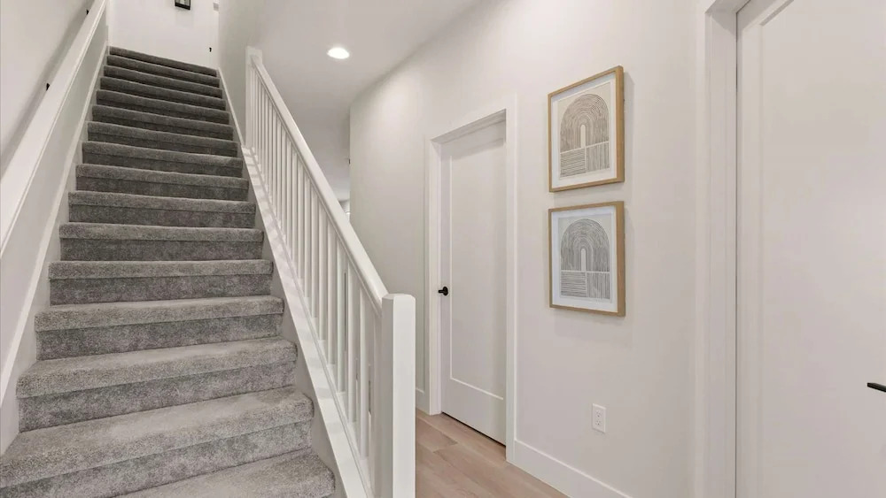 Upstay-luxury 3BR Home w Private Pool & Games Room
