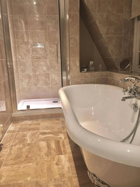 Le Bouchon Brasserie & Hotel