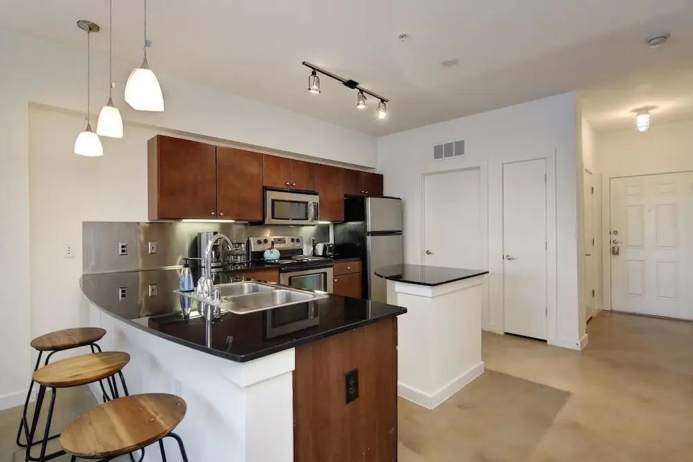 StayLo Luxury 2 Bedroom Apartment
