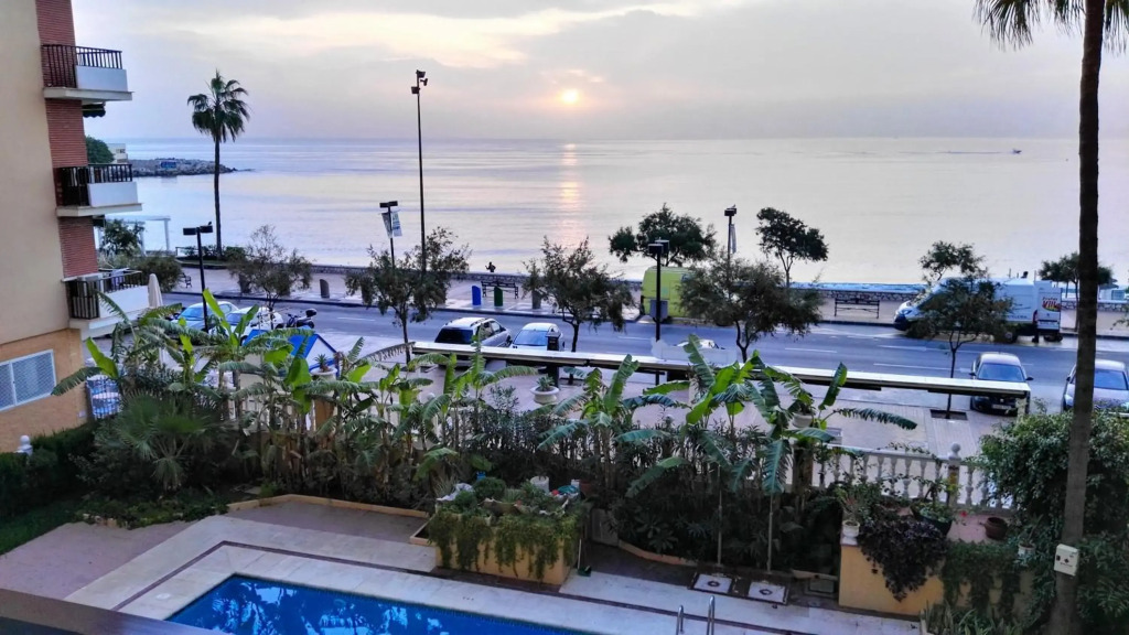 PERLA 2 Paseo Marítimo