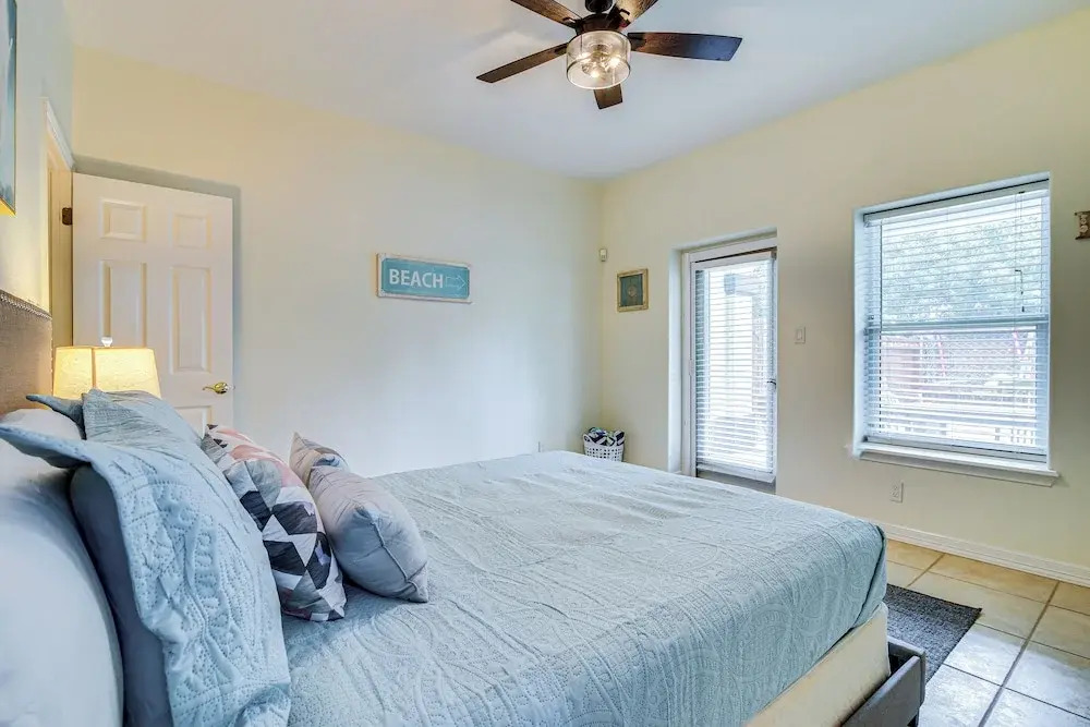 Steps to Beach: Oceanside Townhome w/ Heated Pool