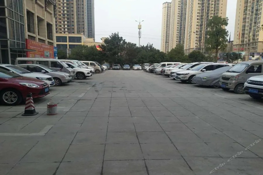 Vienna Hotel (Chongqing Hechuan High-speed Railway Station)