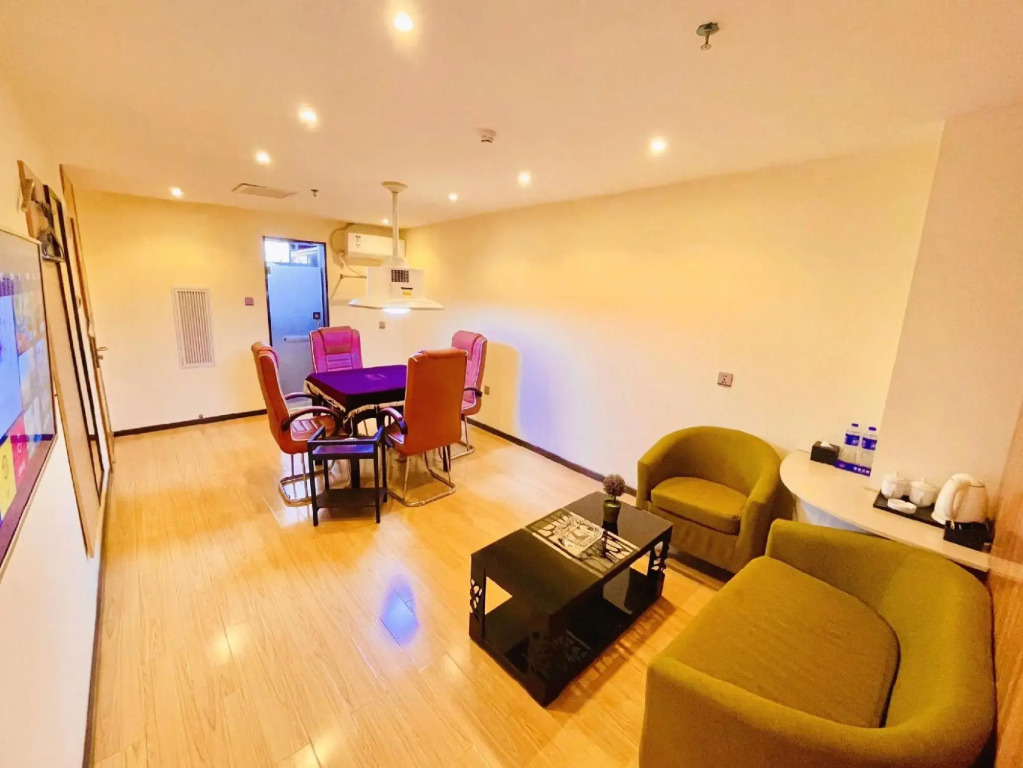 Gelin Qingman Hotel (Dao Xiaoshui Middle Road Commercial Pedestrian Street)