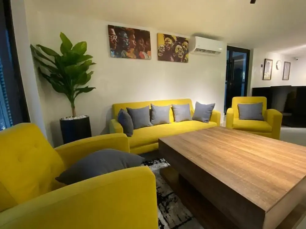 Five Clover Hotel, Ilupeju