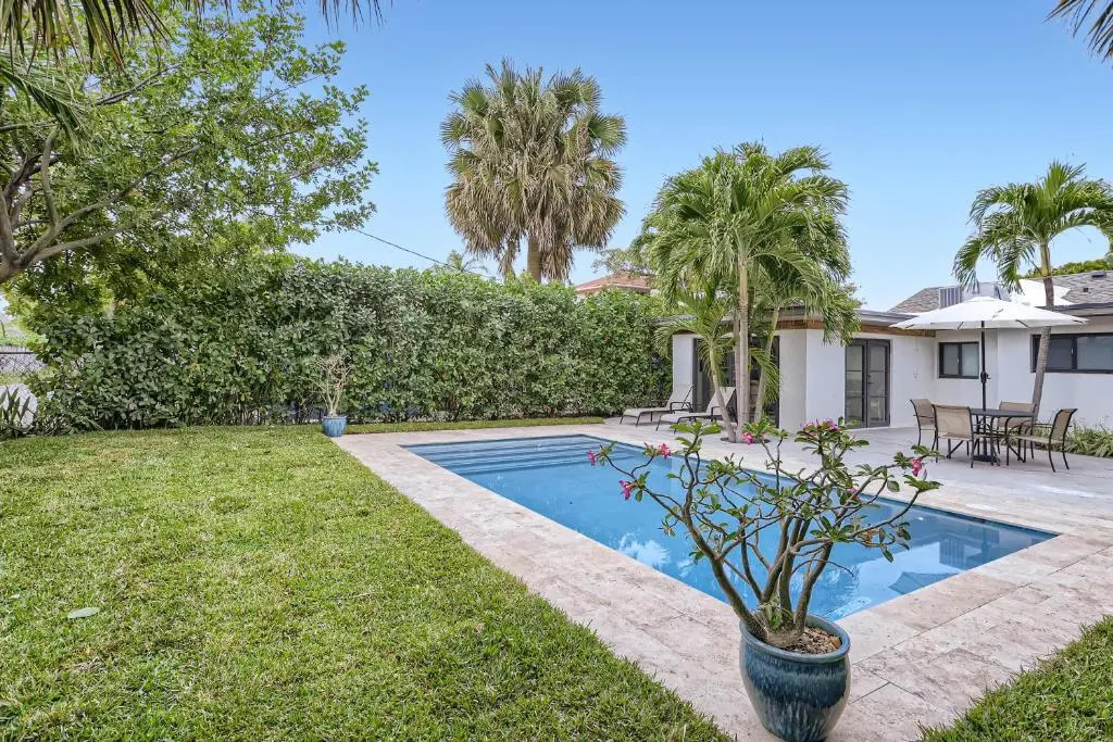 Cortez Bungalow, 3 Bd 2 Ba, Private Pool