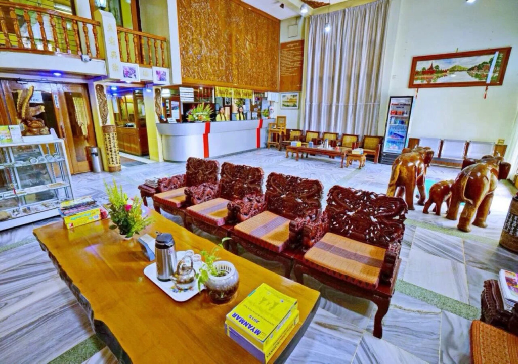 Taim Phyu Hotel