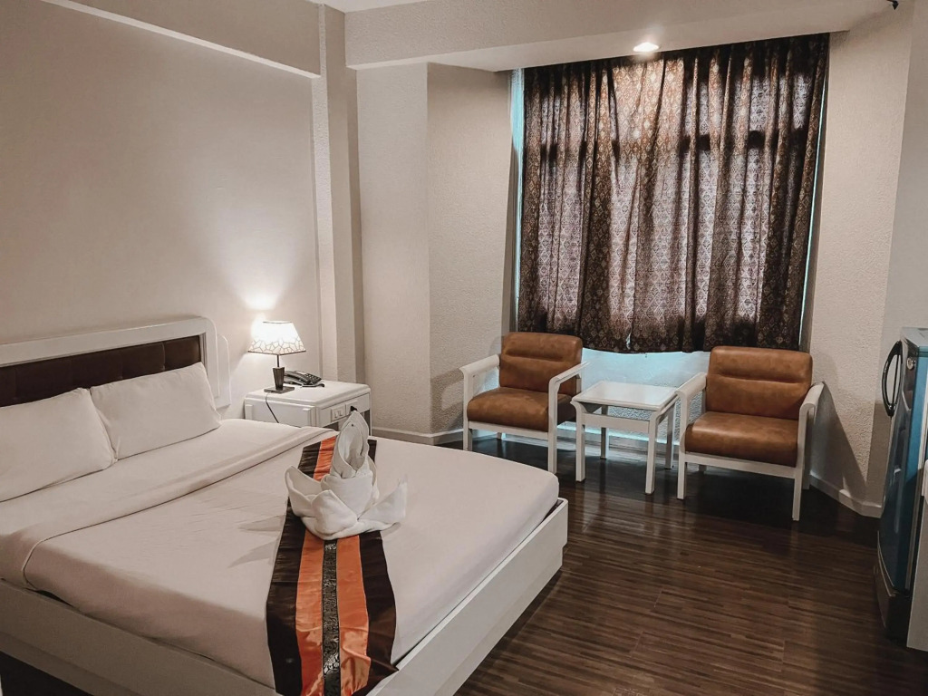 River Grand Hotel