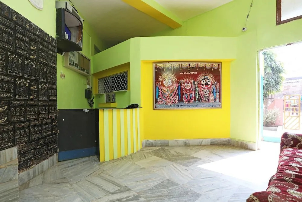 OYO 22892 Hotel Divine