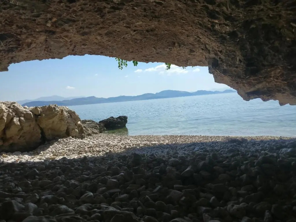 Kiveri Cave Apartment D6