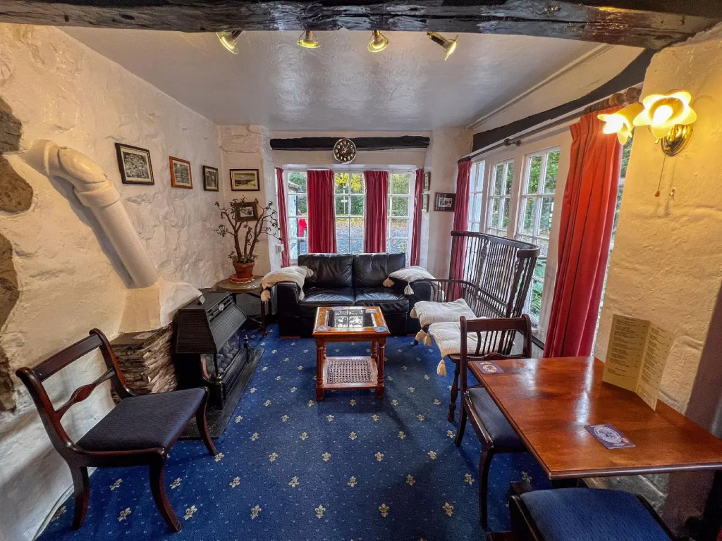 Gwesty Minffordd Hotel