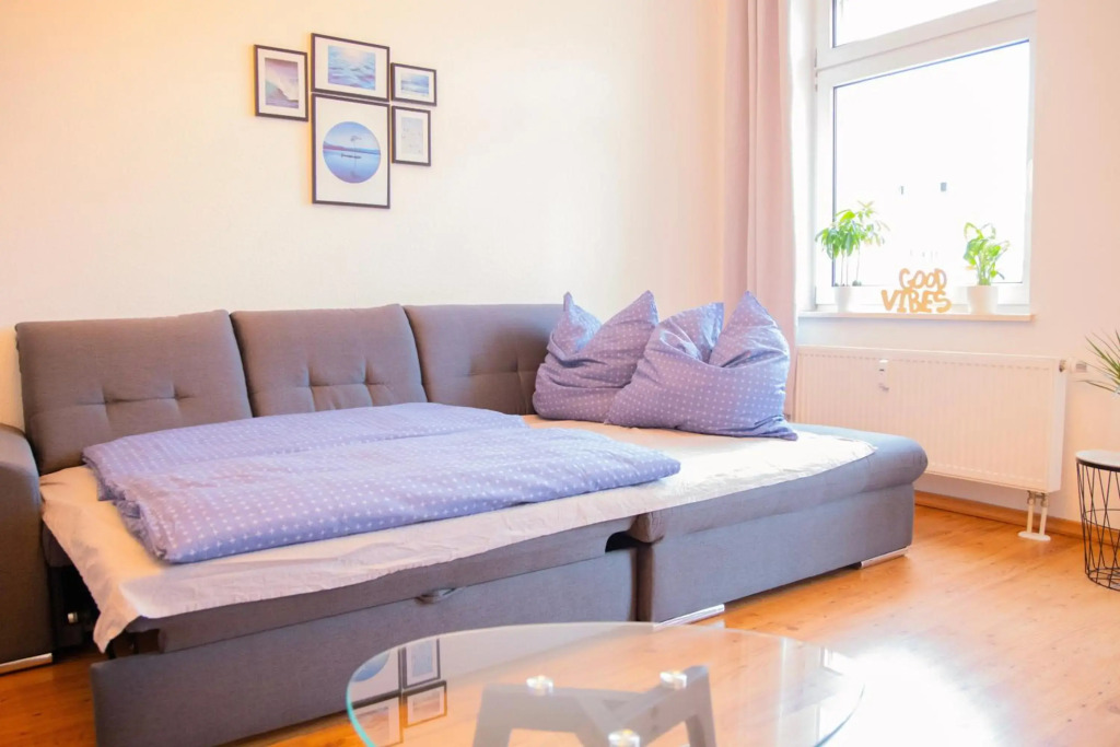 Modern-TOP City Lage -5 min - HBhf Netflix Küche Boxspringbett 2m x 2m bis 4 Pers