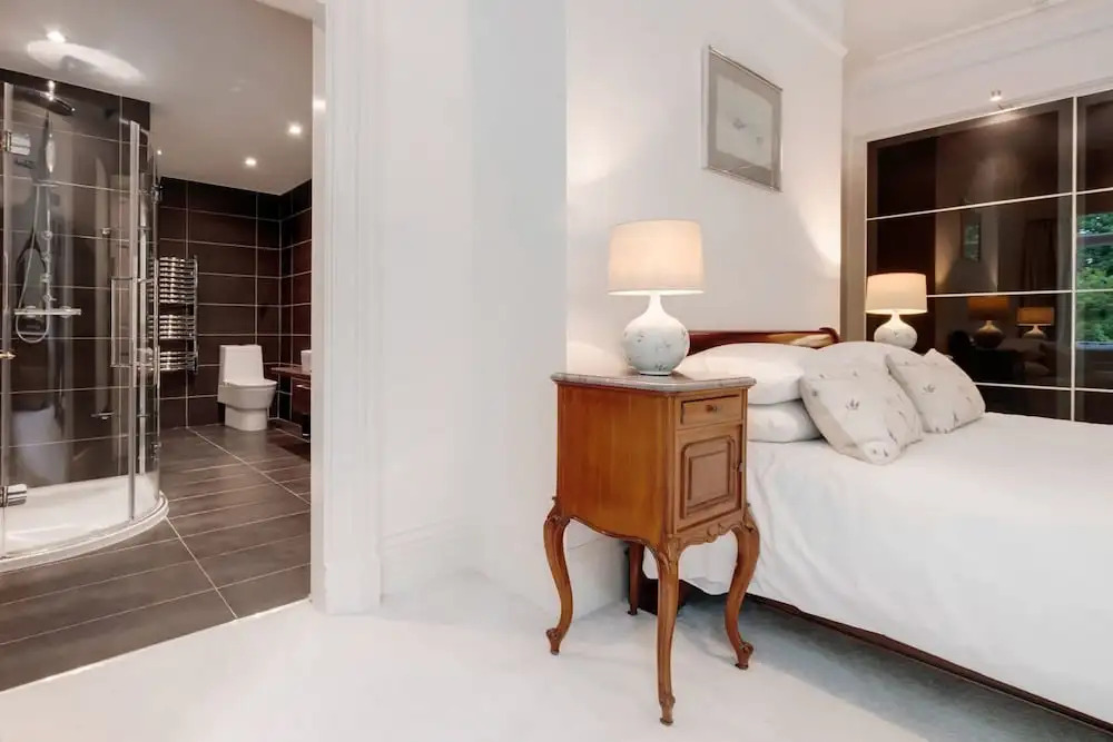 Richmond Place - Apartment in Private Mansion