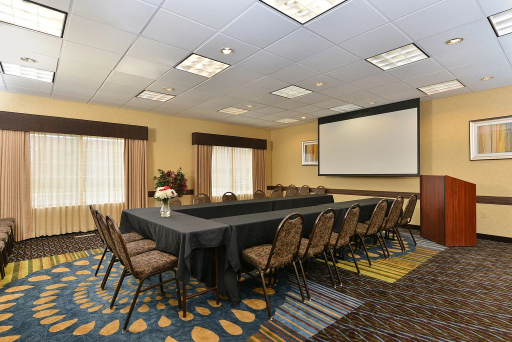 Holiday Inn Express St. Paul South - Inver Grove Heights by IHG
